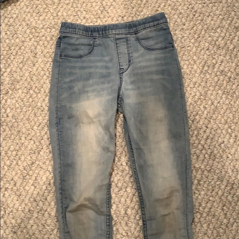 Light wash skinny jeans